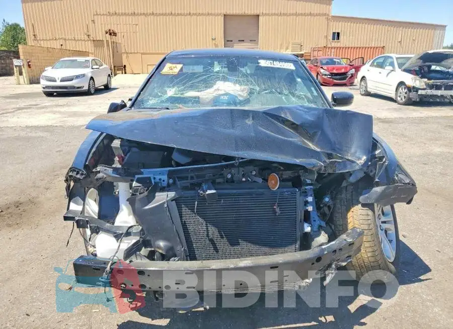 2C3CDXBG5PH643863 Photo# 5