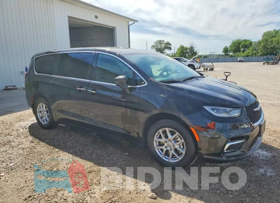 2C4RC1BG4SR553676 Photo# 4