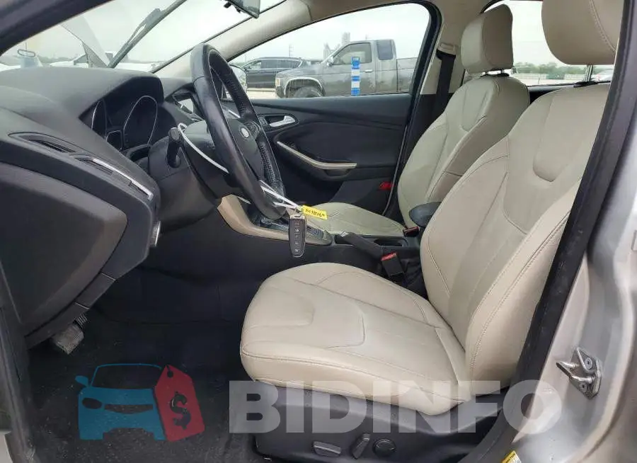 1FADP3N22HL280139 Photo# 7
