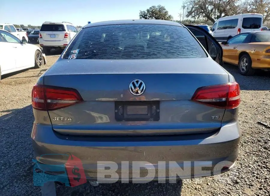 3VW2B7AJ0HM392258 Photo# 6