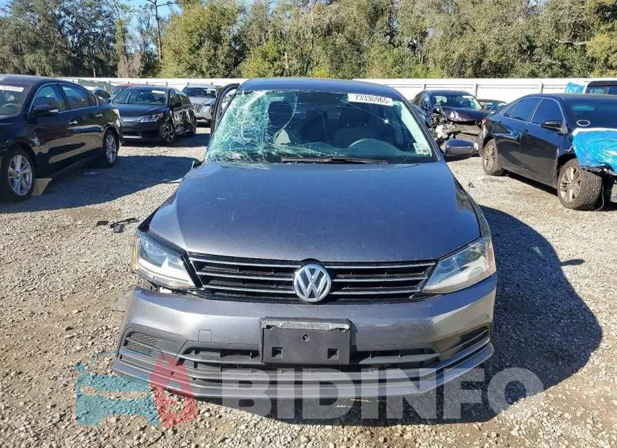 3VW2B7AJ0HM392258 Photo# 5
