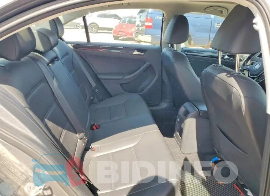 3VWL17AJ2HM251702 Photo# 10