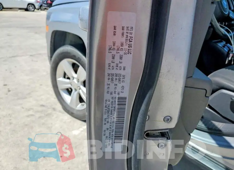1C4NJRFB8HD174712 Photo# 13