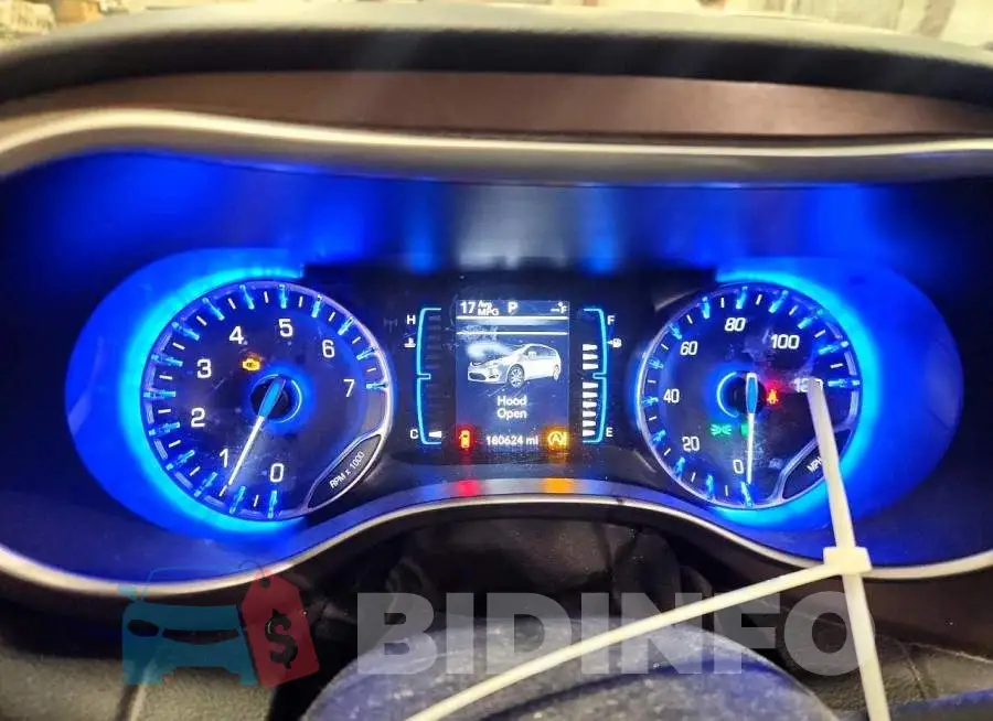 2C4RC1DG3HR759142 Photo# 9