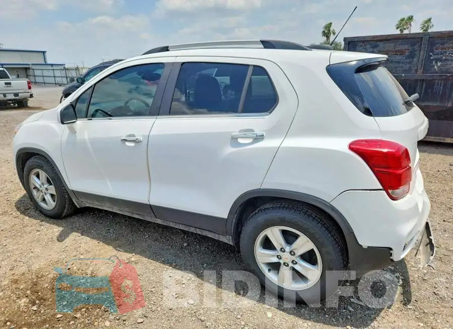 KL7CJLSB2LB015986 Photo# 2