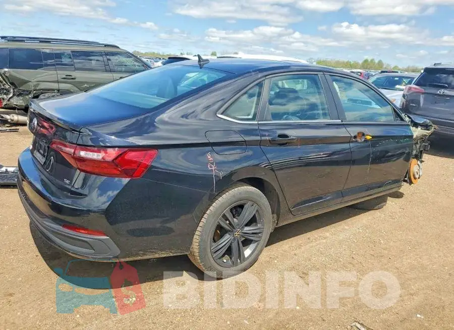 3VW7M7BU3RM032928 Photo# 3