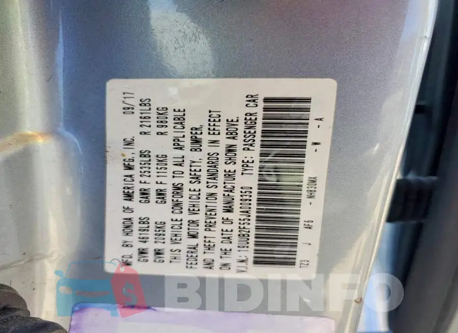 19UUB2F55JA009350 Photo# 13