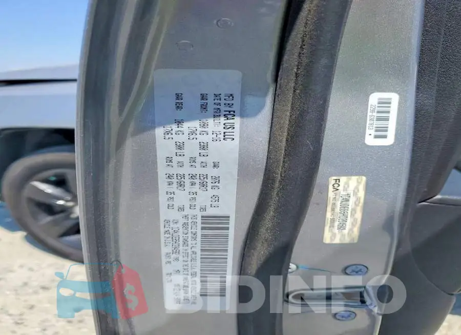 1C4NJDEB5HD204592 Photo# 12