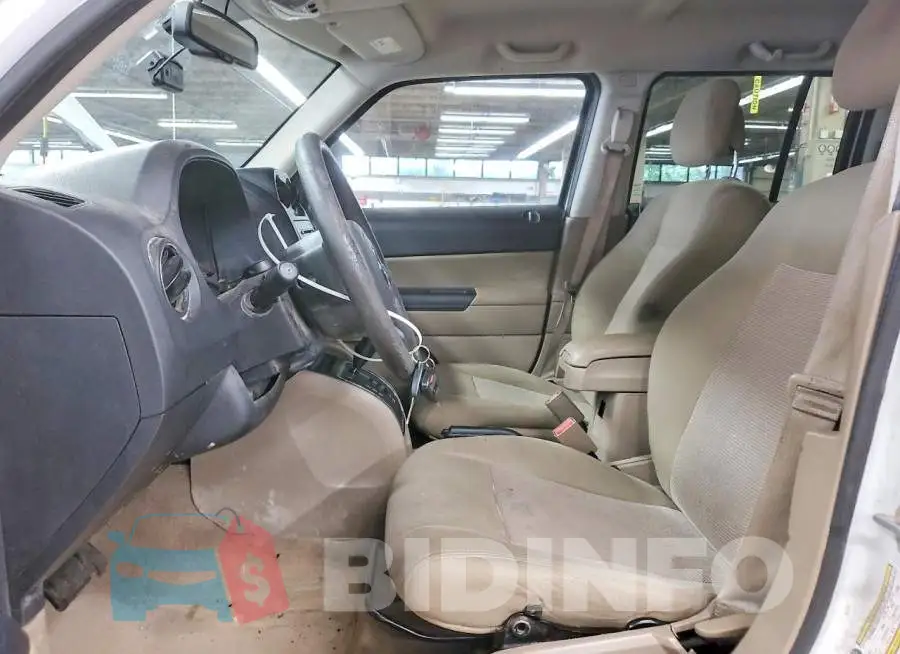 1C4NJPBB3HD103847 Photo# 7