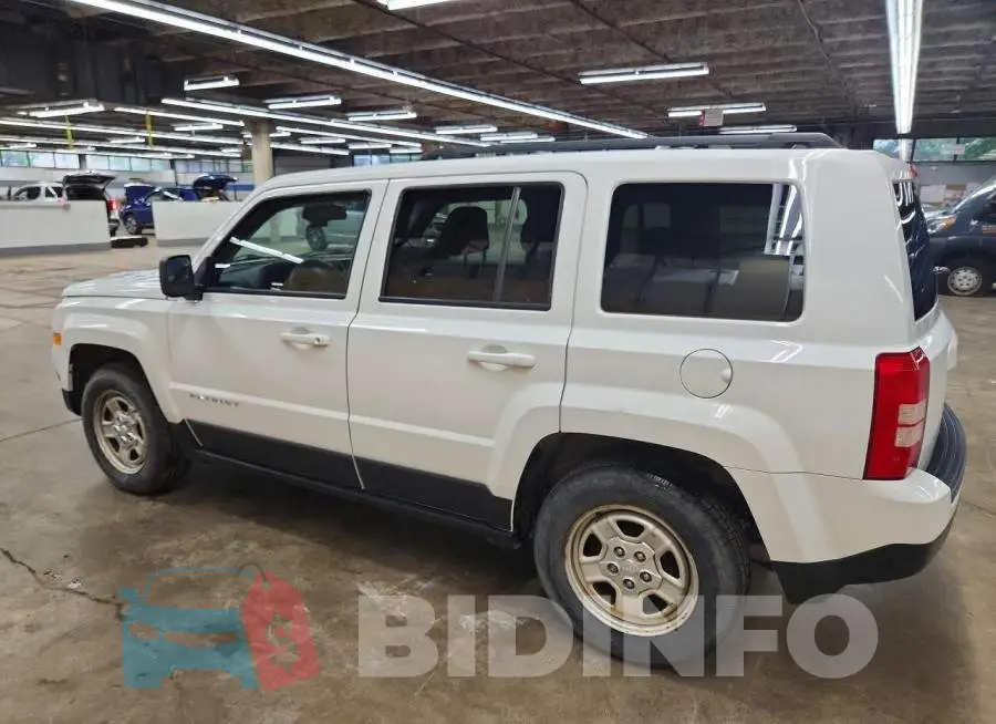 1C4NJPBB3HD103847 Photo# 2