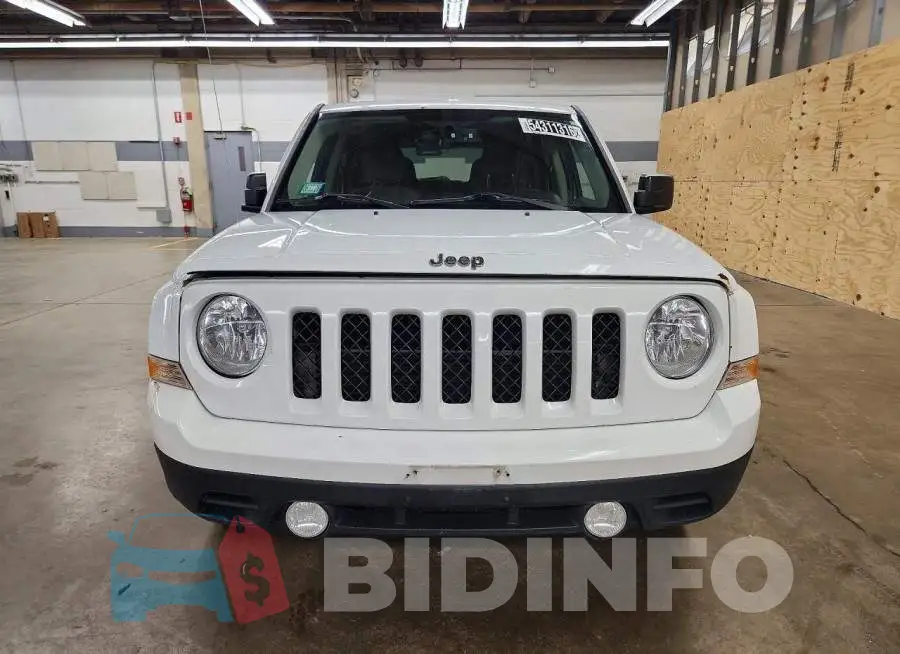 1C4NJPBB3HD103847 Photo# 5