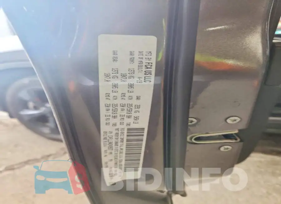 1C4PJLLB4KD439577 Photo# 13