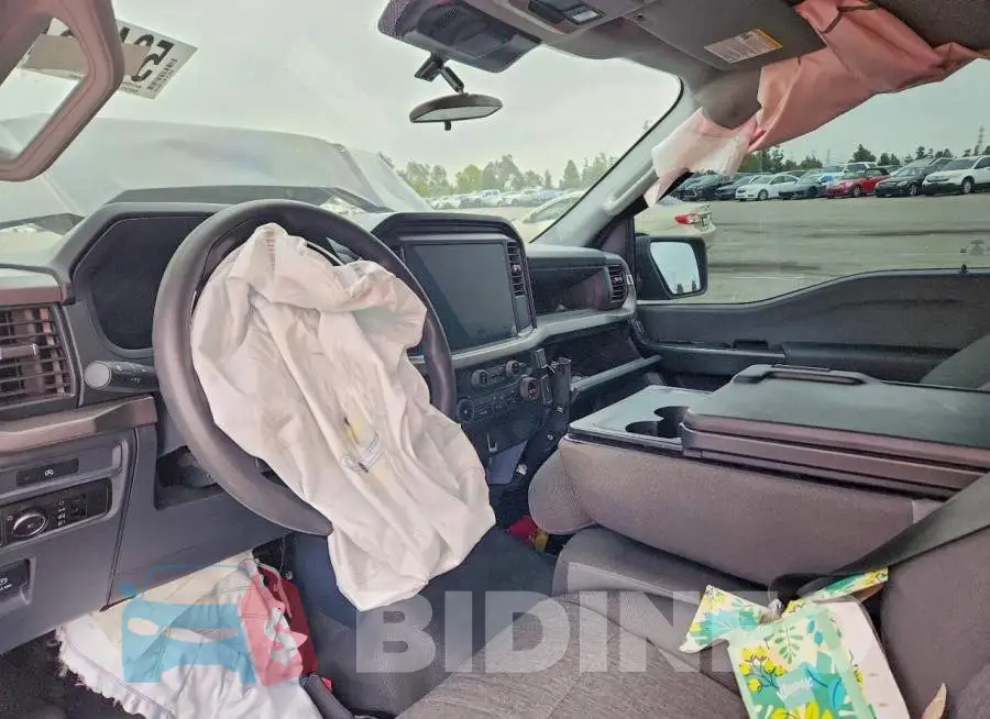 1FTMF1L55SKD81302 Photo# 8