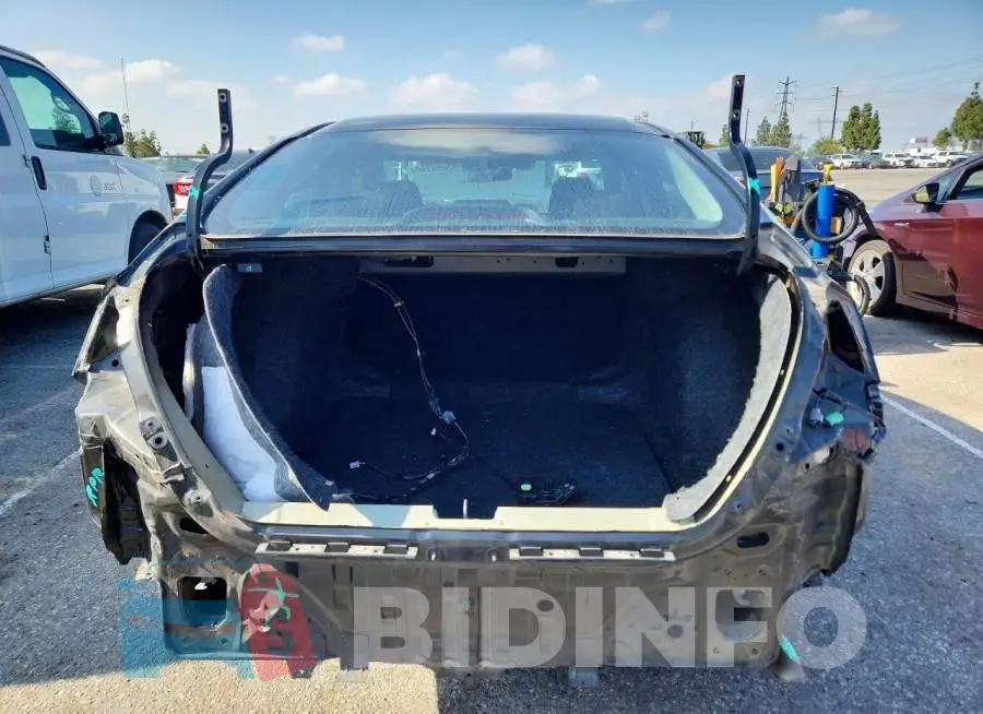 19XFC2F62KE200588 Photo# 6