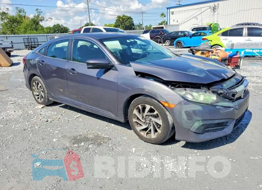 19XFC2F77HE033050 Photo# 4