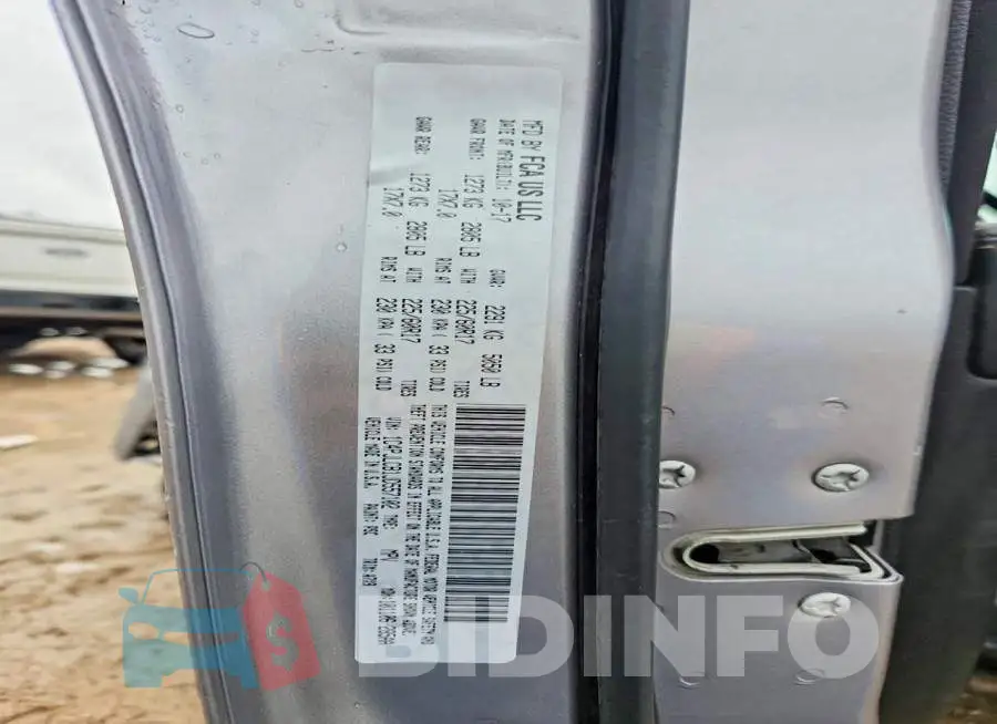 1C4PJLCB1JD557102 Photo# 14