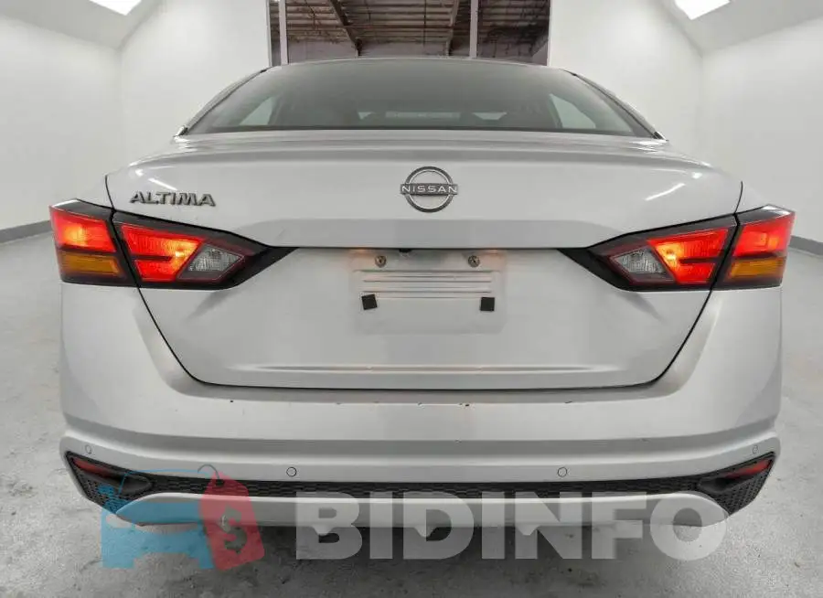 1N4BL4BV3PN385816 Photo# 6