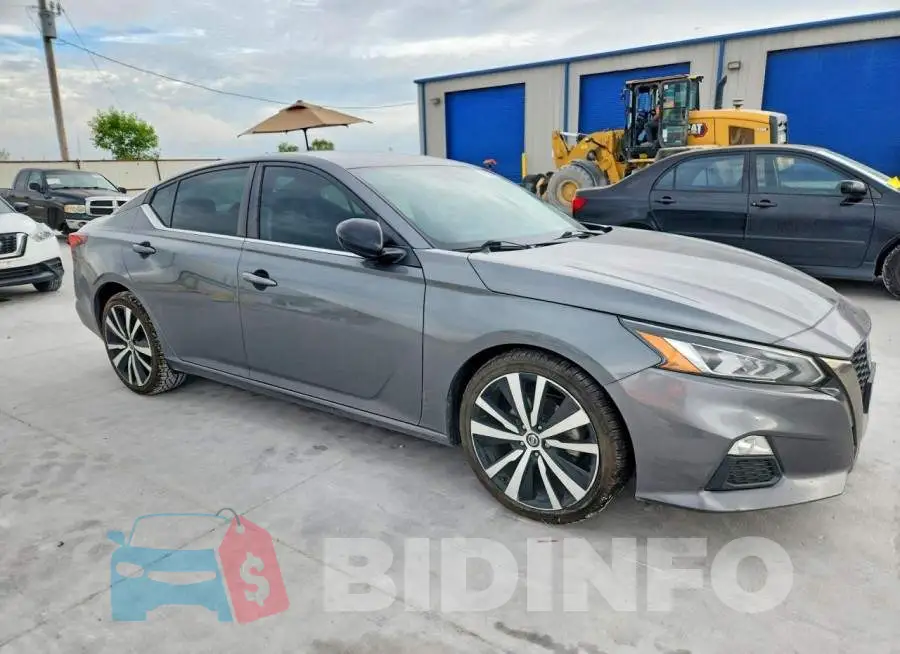 1N4BL4CV5LC158504 Photo# 4