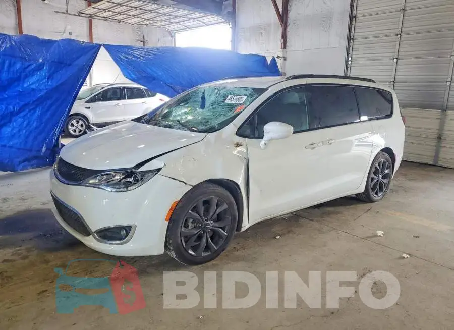 2C4RC1FG4JR334032 Photo# 1