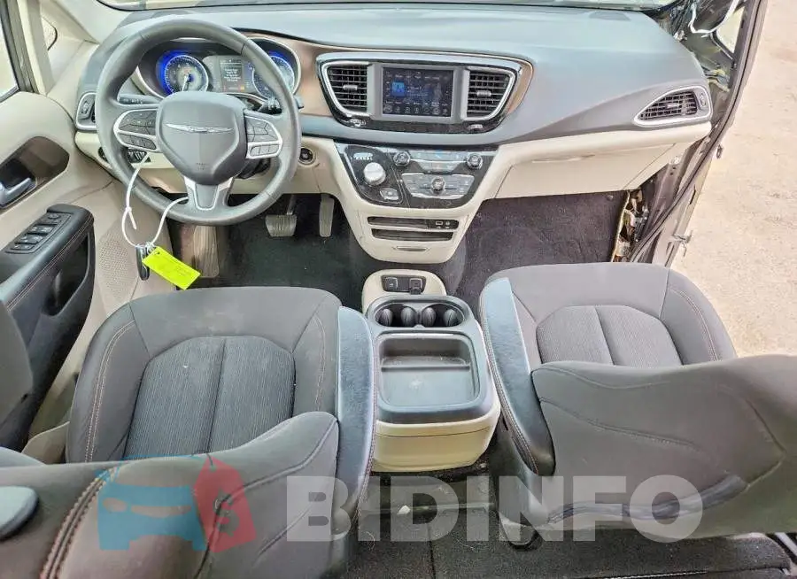 2C4RC1FG6JR123642 Photo# 8