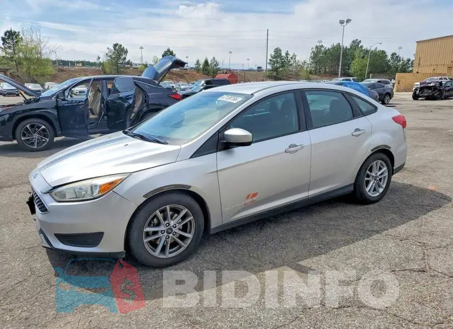 1FADP3F20JL316883 Photo# 1