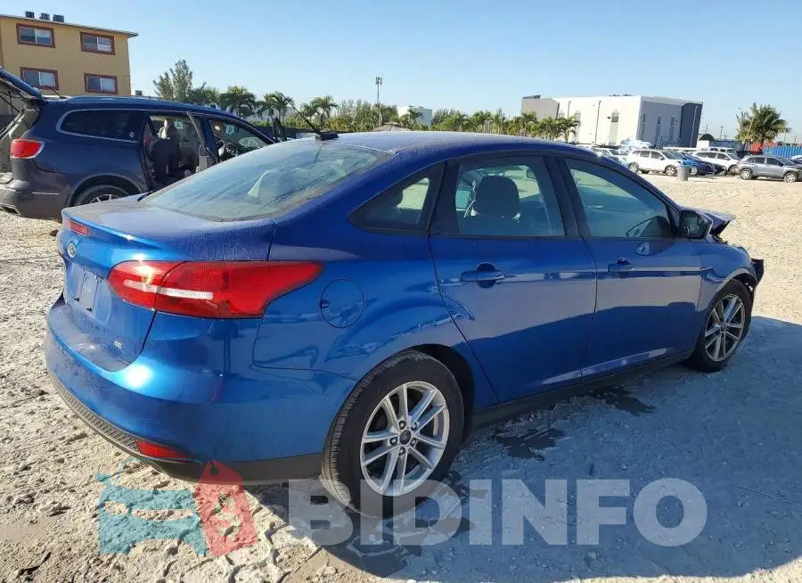1FADP3F22JL202738 Photo# 3