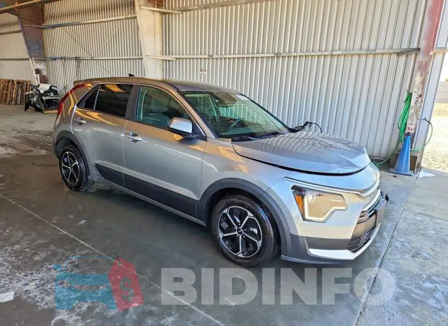 KNDCP3LEXT5345397 Photo# 4