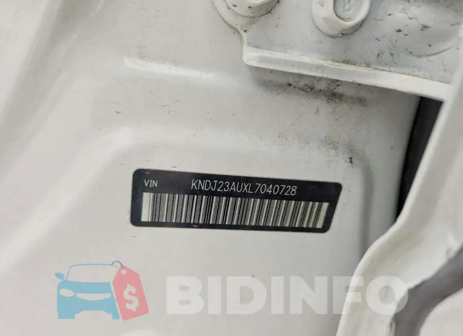 KNDJ23AUXL7040728 Photo# 12