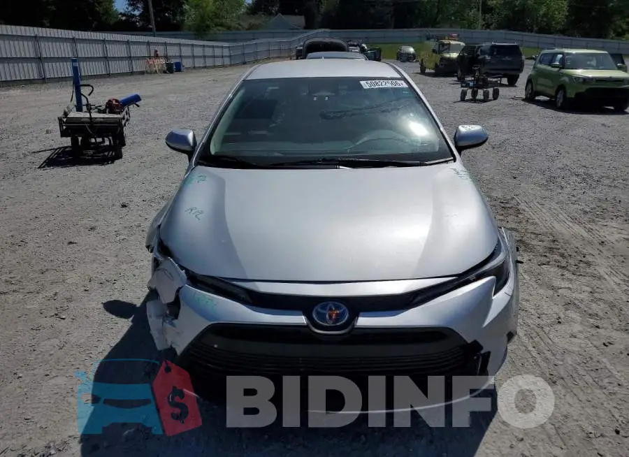 JTDBCMFE2S3099934 Photo# 5