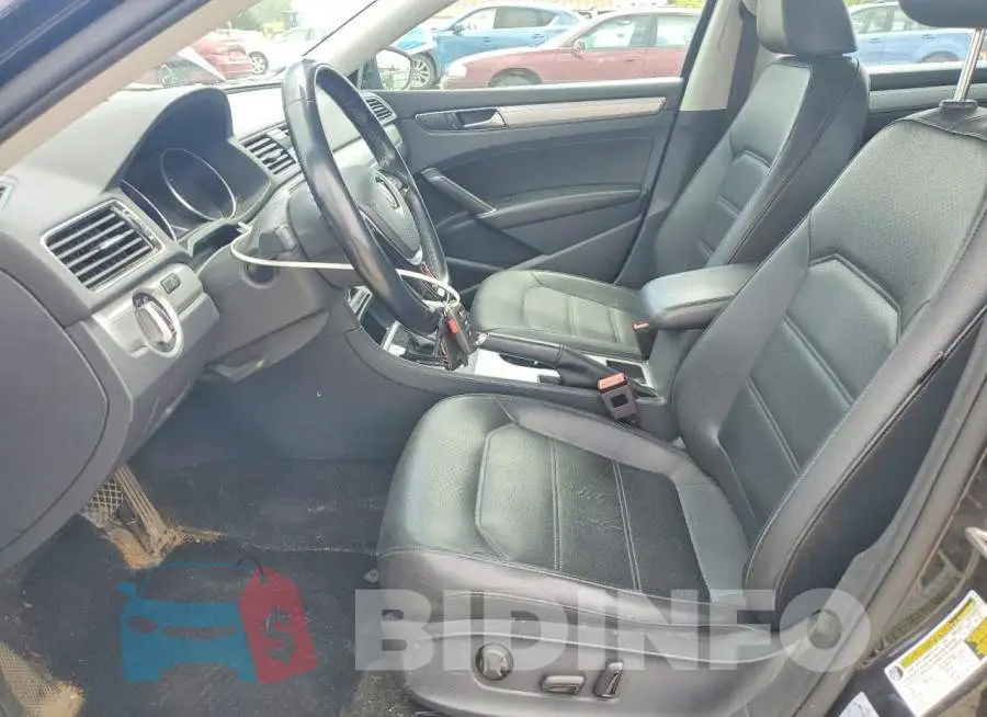 1VWLA7A38KC006543 Photo# 7