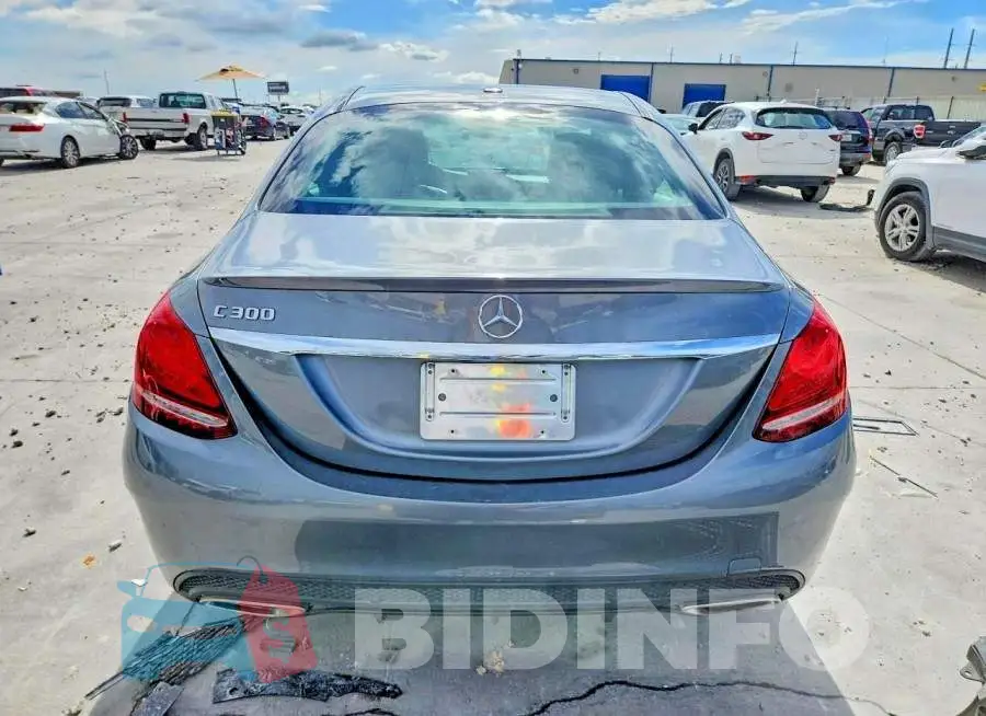 55SWF4JB9JU257983 Photo# 6