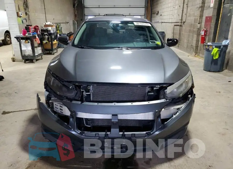 19XFC2F58HE224815 Photo# 5