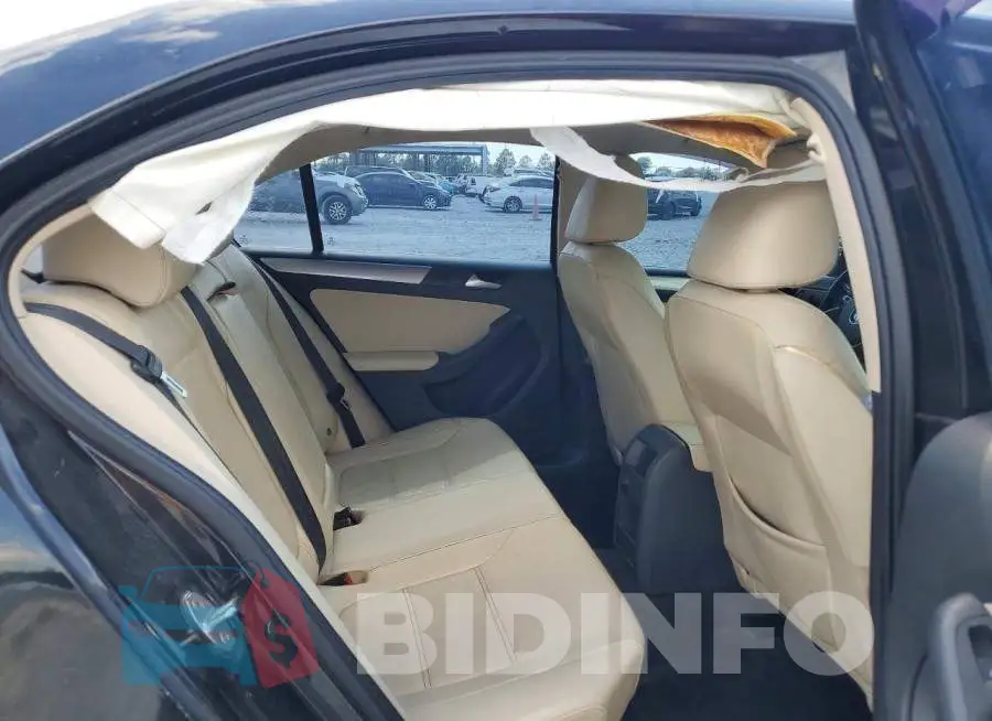 3VWDB7AJ9HM240214 Photo# 10