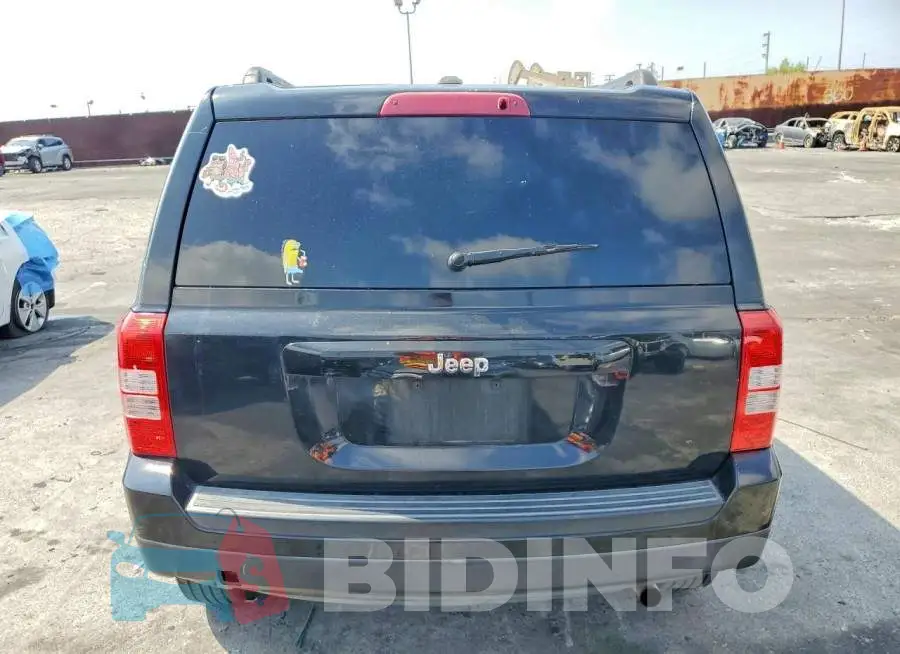 1C4NJPBB4HD158274 Photo# 6