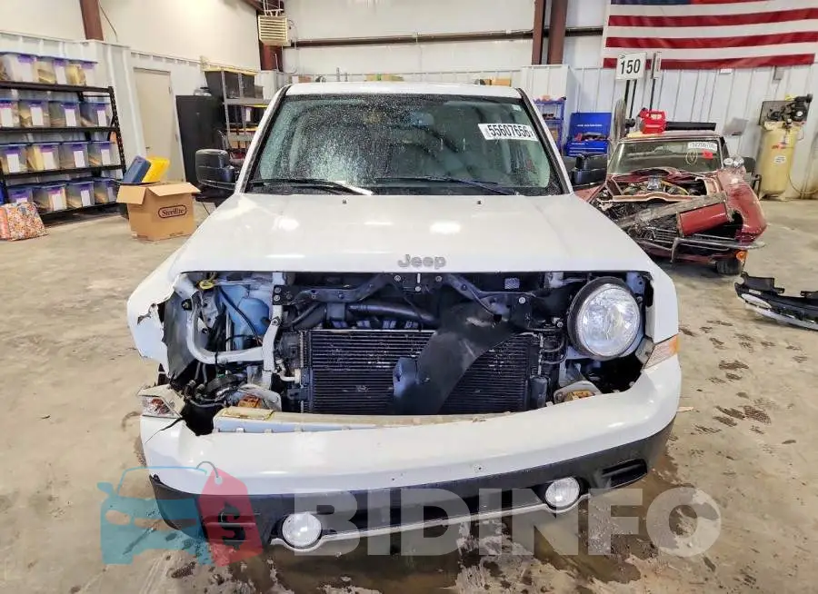 1C4NJPFA9HD201928 Photo# 5