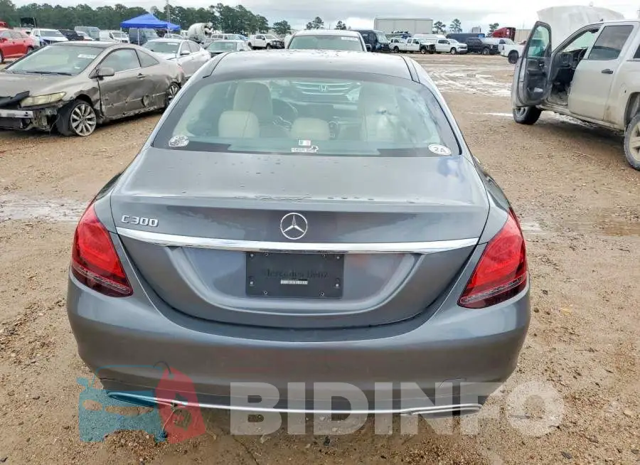 55SWF8DBXKU309058 Photo# 6