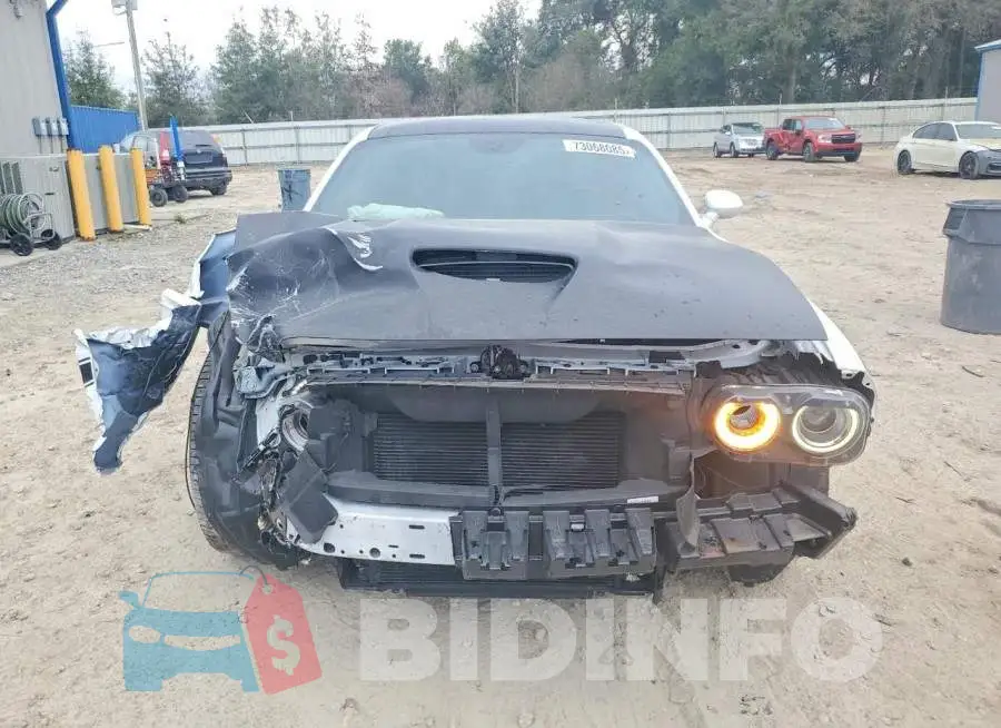 2C3CDZBT9PH528272 Photo# 5