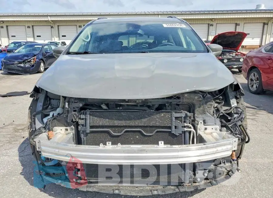 2C4RC1BG3NR112917 Photo# 5