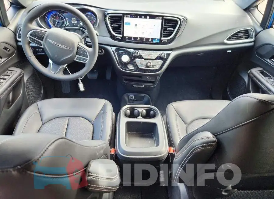2C4RC1BGXTR281135 Photo# 8