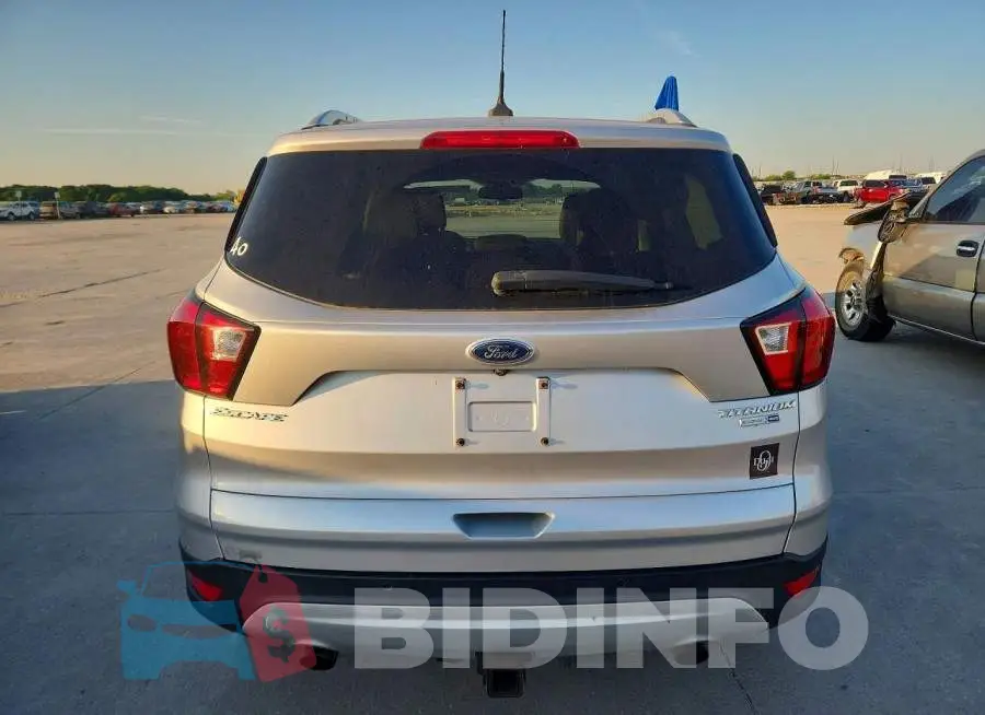1FMCU9J95KUA82155 Photo# 6