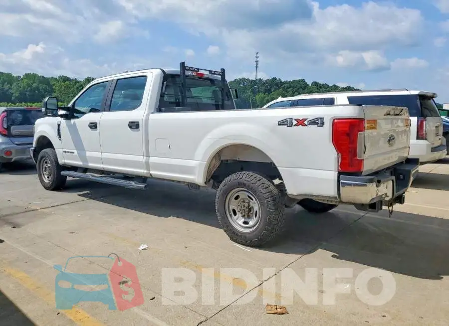1FT7W2BT1JEB97846 Photo# 2
