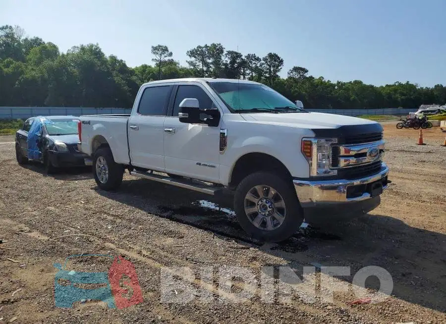 1FT7W2BT7JEB90772 Photo# 4