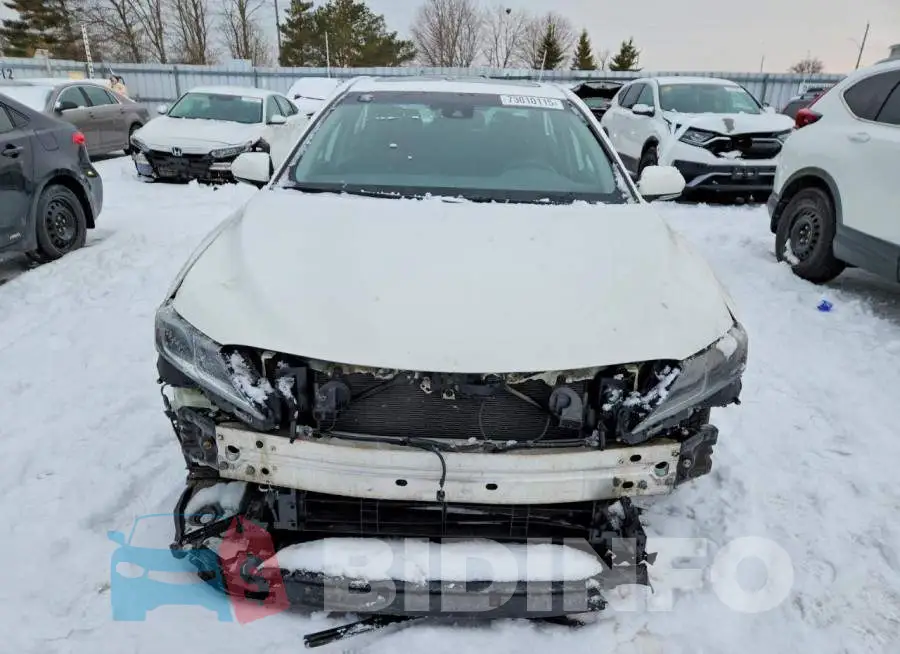 4T1B21HK5KU514111 Photo# 5