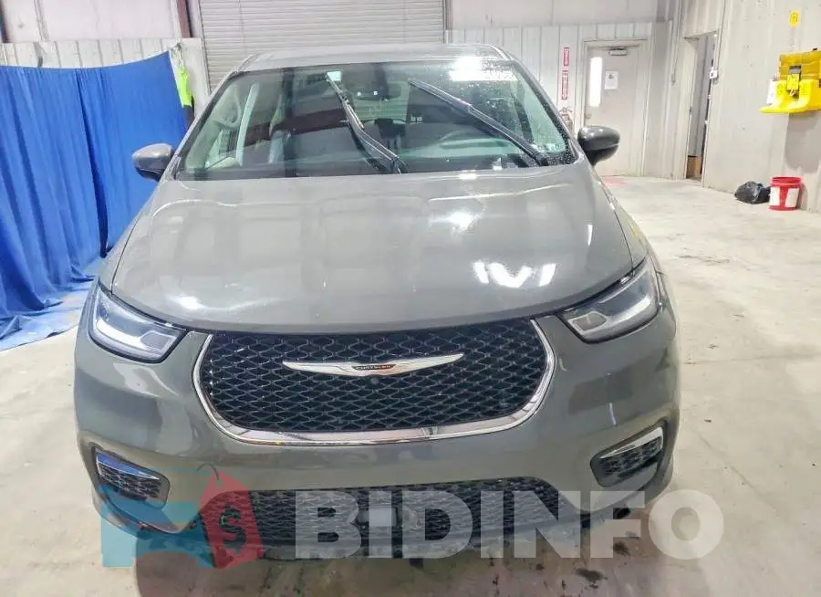 2C4RC1L75PR618038 Photo# 5