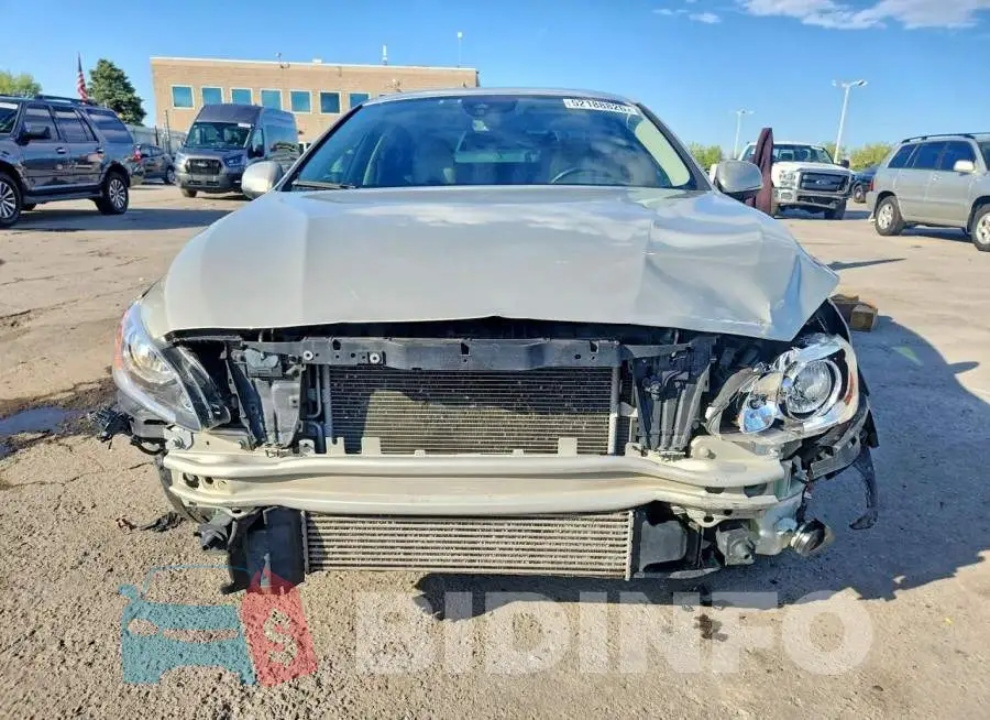 LYV402TK1HB125968 Photo# 5