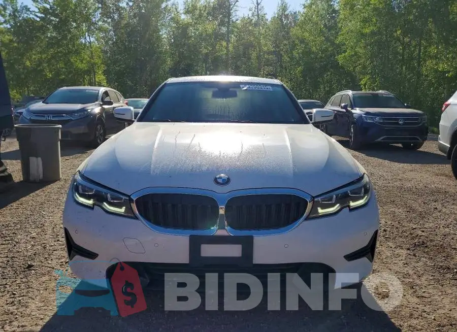 3MW5R7J07L8B20887 Photo# 5