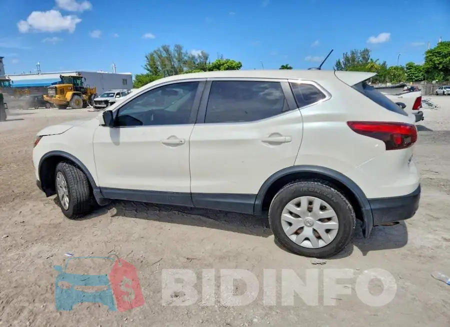 JN1BJ1CPXHW008588 Photo# 2