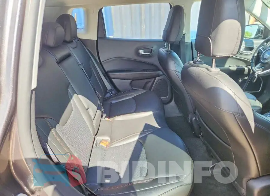 3C4NJDCB9LT244552 Photo# 11