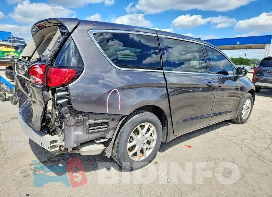 2C4RC1CGXKR701117 Photo# 3