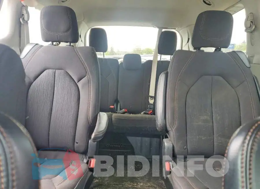 2C4RC1FG9KR705235 Photo# 10
